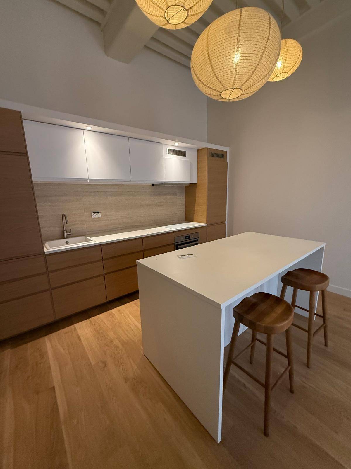 trouvez un artisan int&eacute;rieur qualifi&eacute; pour la r&eacute;novation, la d&eacute;coration et l'am&eacute;nagement de votre maison. profitez de conseils personnalis&eacute;s et d'un savoir-faire artisanal pour sublimer votre int&eacute;rieur.