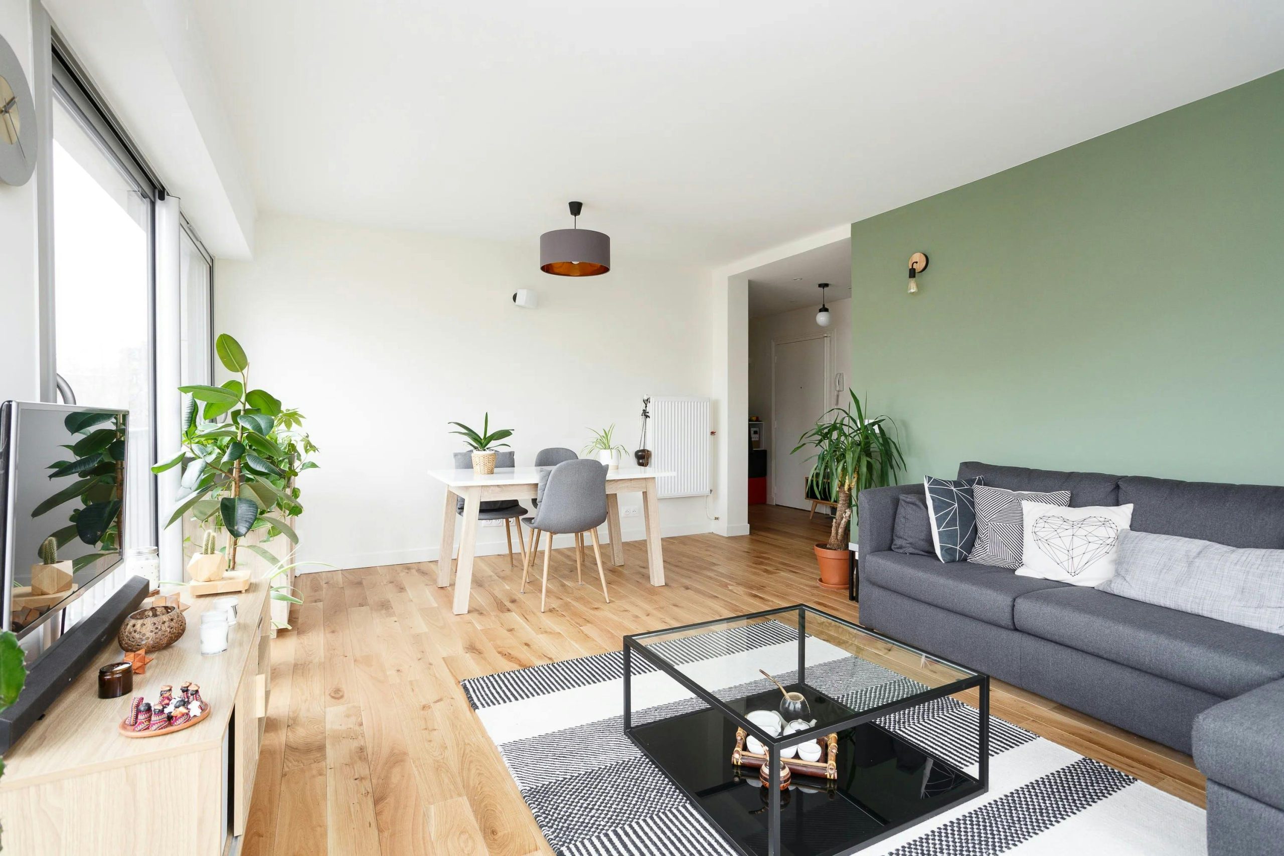 trouvez un artisan int&eacute;rieur &agrave; paris 75010 pour tous vos travaux de r&eacute;novation, d&eacute;coration et am&eacute;nagement. expertise, conseils personnalis&eacute;s et r&eacute;alisations sur mesure pour sublimer votre int&eacute;rieur.
