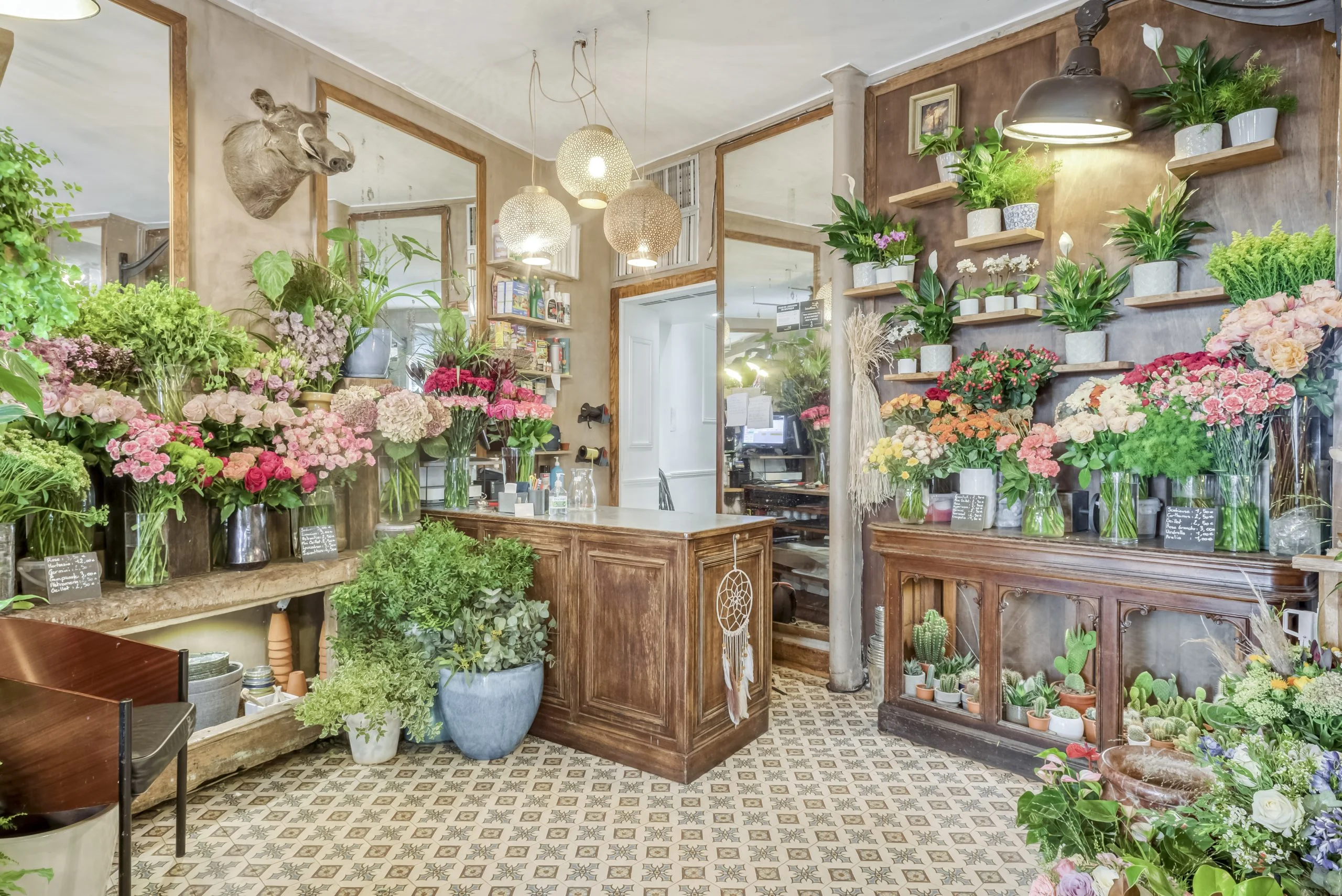 trouvez un artisan int&eacute;rieur qualifi&eacute; &agrave; paris 75010 pour vos travaux de r&eacute;novation, am&eacute;nagement, peinture ou d&eacute;coration. professionnalisme, conseils personnalis&eacute;s et devis gratuit.