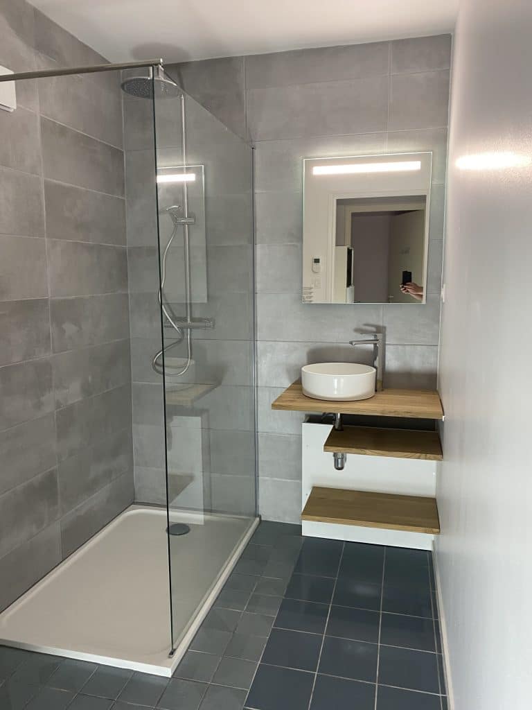 trouvez un artisan spécialisé en rénovation près de chez vous pour vos travaux de maison : conseils, devis gratuits et prestations de qualité, à proximité.