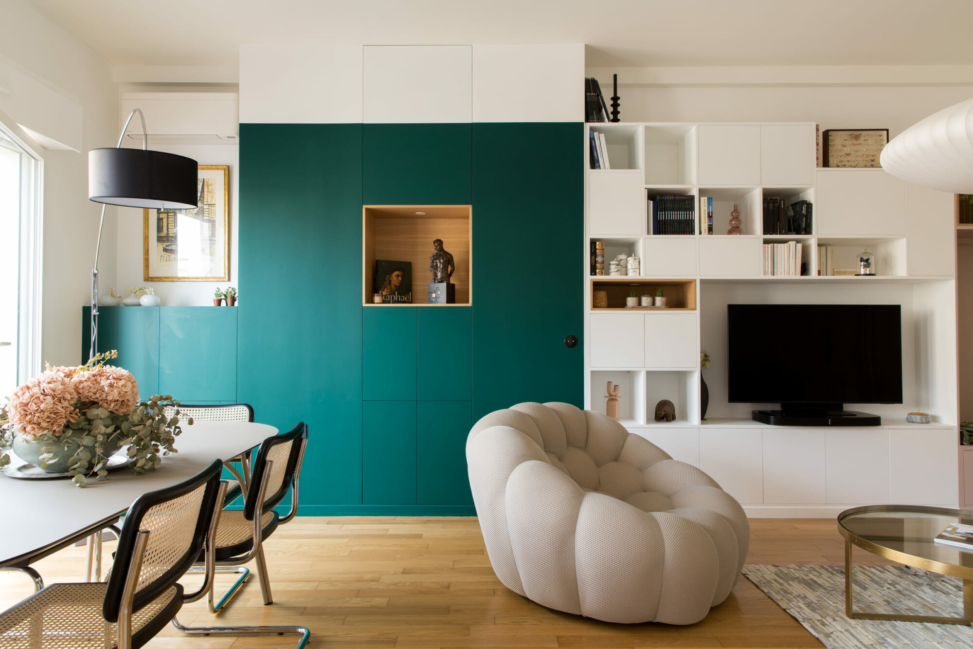 d&eacute;couvrez les avantages de faire appel &agrave; un d&eacute;corateur d&rsquo;int&eacute;rieur &agrave; paris 75010 : expertise professionnelle, optimisation de l&rsquo;espace, conseils personnalis&eacute;s et accompagnement sur-mesure pour sublimer votre int&eacute;rieur.