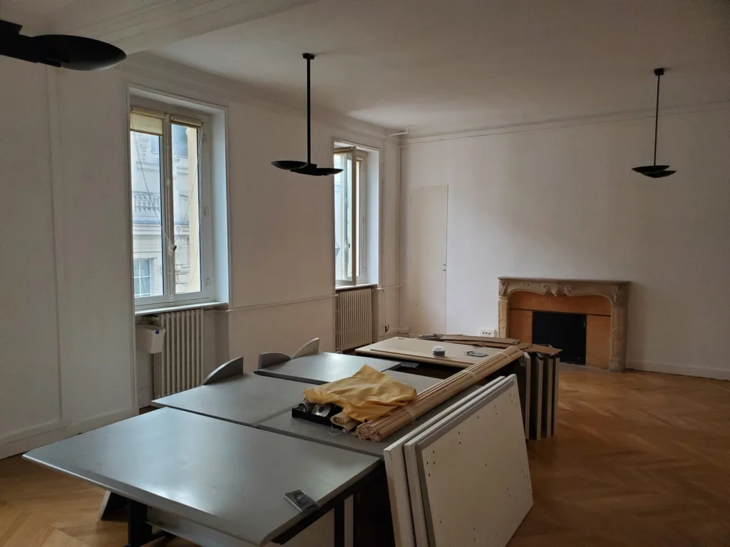 trouvez le meilleur artisan pour vos travaux d'int&eacute;rieur &agrave; paris 75010. conseils, s&eacute;lection et astuces pour choisir un professionnel fiable et qualifi&eacute; dans votre arrondissement.