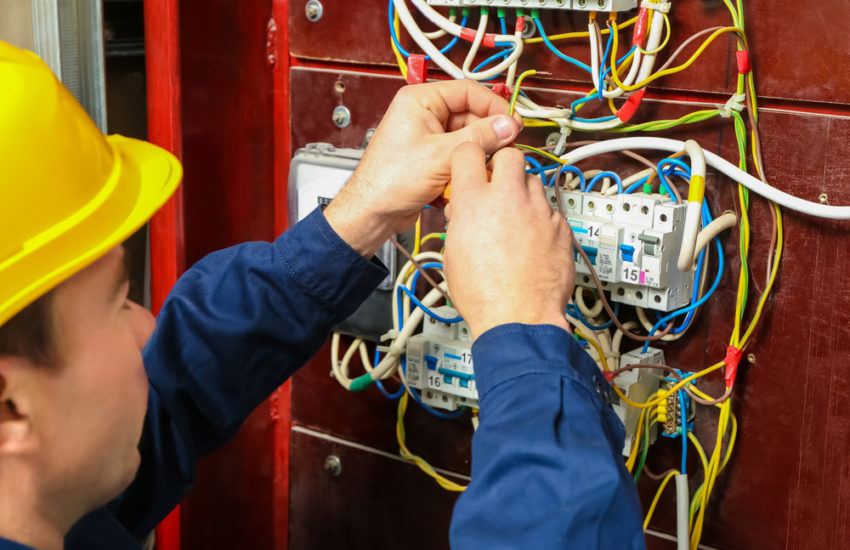 comparez facilement plusieurs devis d'électriciens à paris 75010 pour choisir le meilleur rapport qualité-prix. obtenez des estimations rapides et adaptées à vos besoins en électricité !