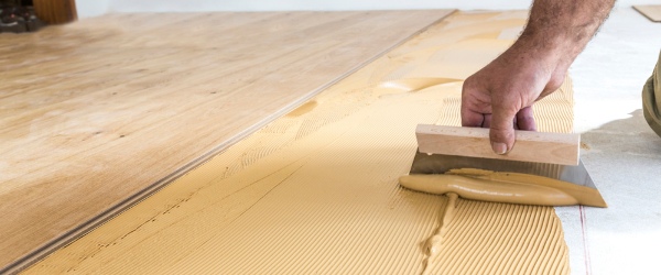 d&eacute;couvrez tout sur le co&ucirc;t de la pose d'un parquet : prix au m&sup2;, facteurs influen&ccedil;ant le tarif, conseils pour estimer le budget et r&eacute;ussir votre projet de rev&ecirc;tement de sol.