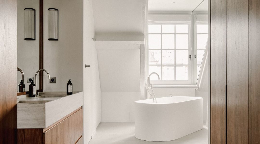 d&eacute;couvrez le co&ucirc;t d'une salle de bain &agrave; paris 75010 : prix moyens, conseils pour estimer votre budget et astuces pour trouver le meilleur professionnel dans le 10e arrondissement.