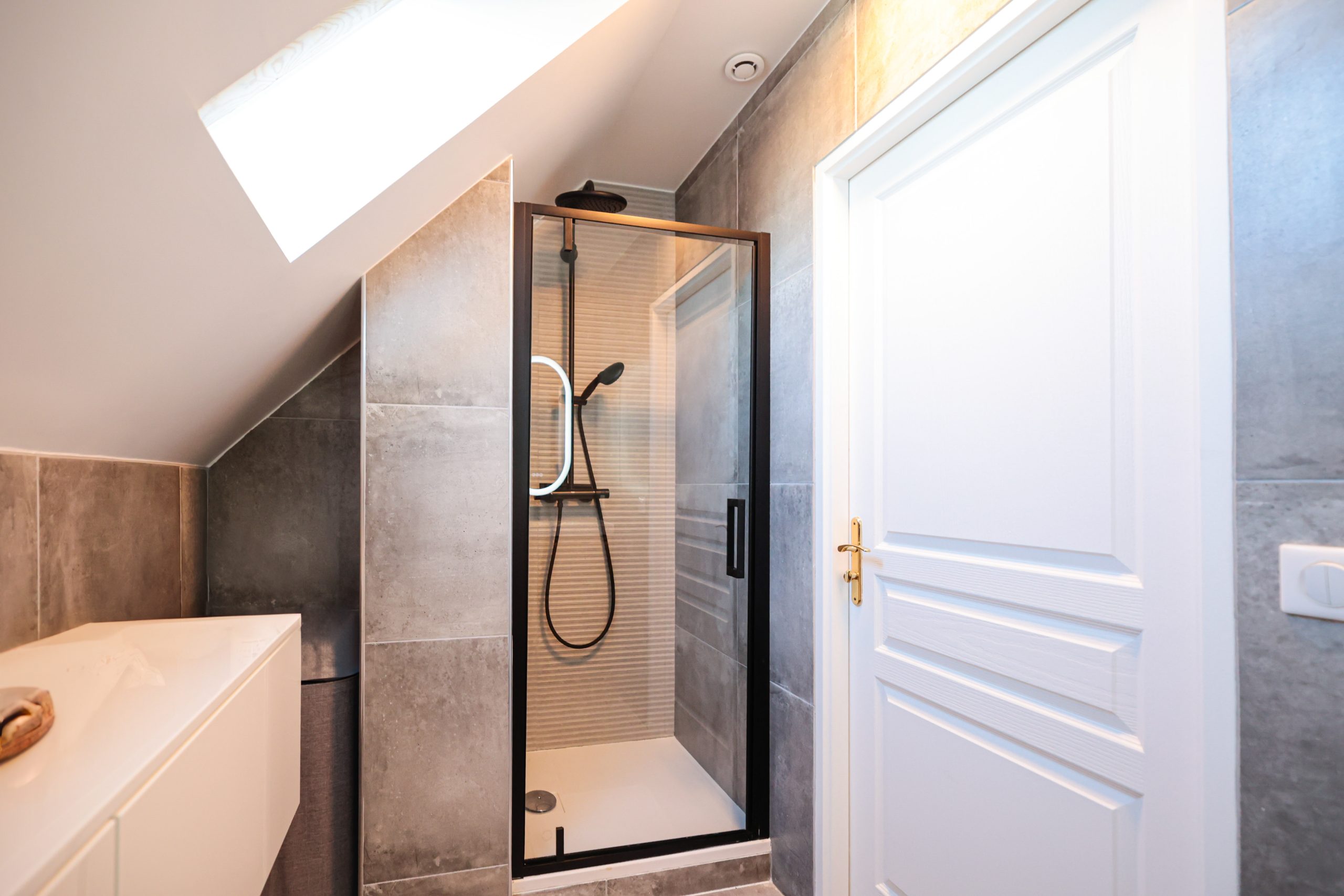 découvrez le coût d'une salle de bain à paris 75010 : guide complet des prix, conseils pour établir votre budget et astuces pour économiser sur votre projet de rénovation ou d'installation dans le 10ᵉ arrondissement.