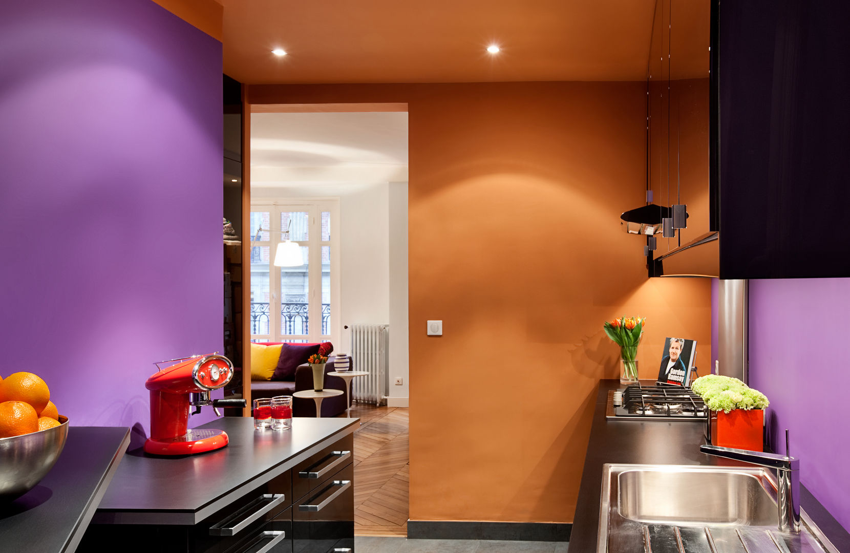 découvrez des cuisines design sur-mesure à paris 10. alliez esthétique et fonctionnalité avec des créations contemporaines adaptées à vos envies et votre espace.