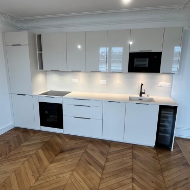 découvrez nos cuisines équipées à paris 75010 : des solutions sur mesure, modernes et fonctionnelles pour aménager votre espace avec style et praticité.