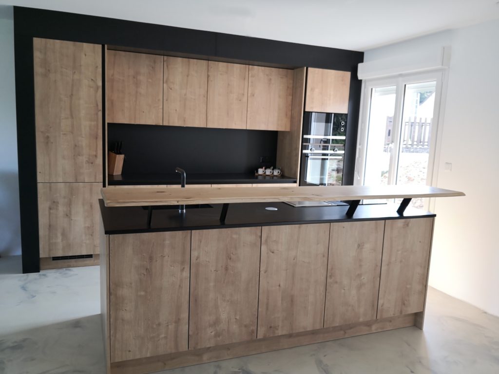 découvrez une cuisine spacieuse à paris 10, idéale pour cuisiner, partager des repas en famille ou entre amis, avec des équipements modernes et un espace convivial au cœur du 10e arrondissement.
