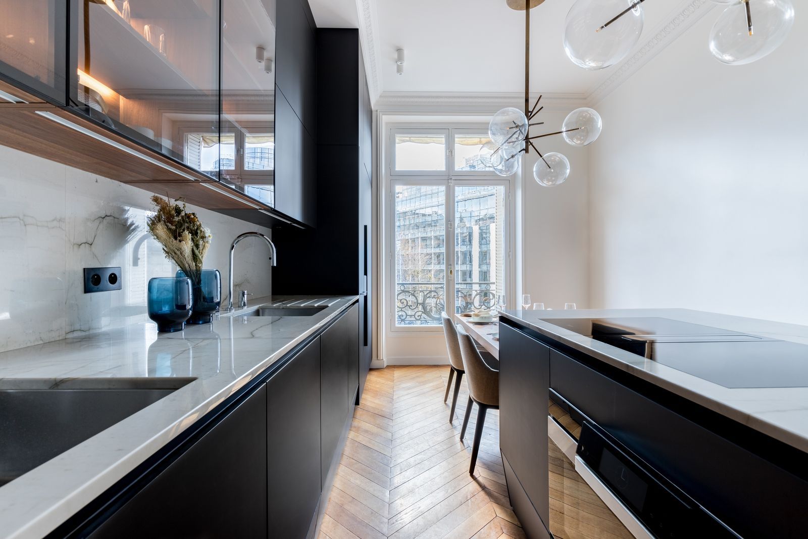 d&eacute;couvrez une cuisine spacieuse &agrave; paris 10, id&eacute;ale pour pr&eacute;parer vos repas en famille ou entre amis dans un cadre moderne et convivial. profitez d&rsquo;un espace lumineux et enti&egrave;rement &eacute;quip&eacute; au c&oelig;ur du 10&egrave;me arrondissement.