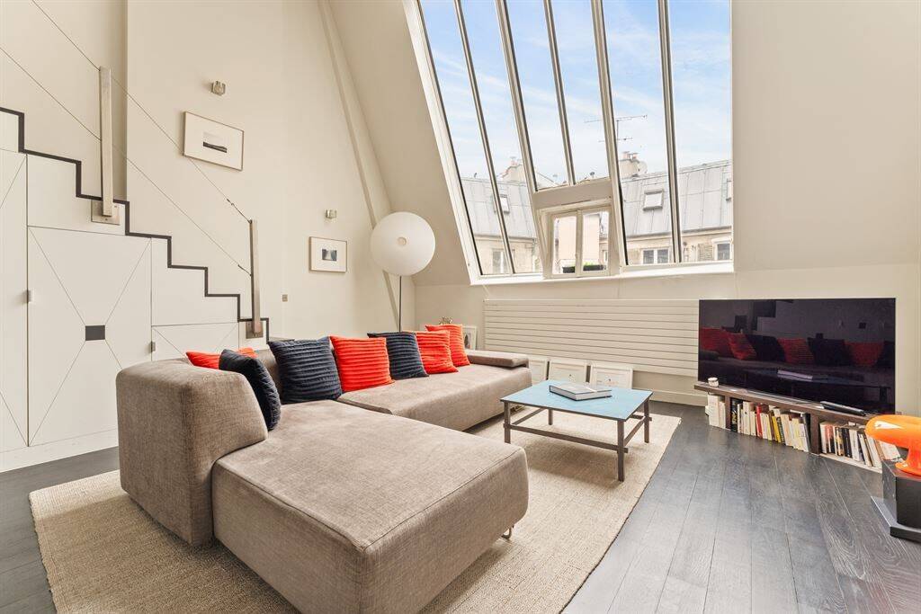 découvrez des idées tendance et inspirations pour la décoration de loft à paris 75010 : style industriel, mobilier moderne, astuces d’aménagement et conseils déco pour sublimer votre espace urbain.