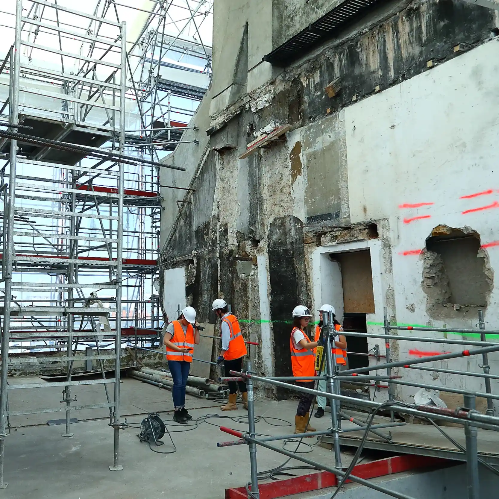 d&eacute;couvrez les d&eacute;lais moyens pour vos travaux de r&eacute;novation &agrave; paris 10. conseils, &eacute;tapes cl&eacute;s et solutions pour respecter vos &eacute;ch&eacute;ances de chantier dans le 10e arrondissement.