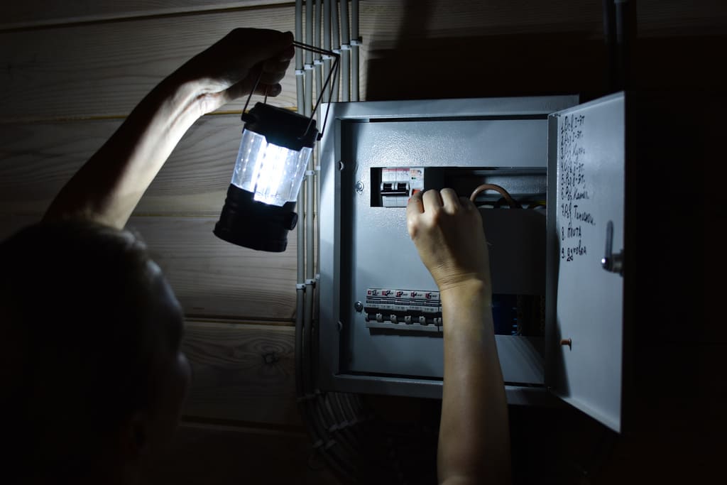 besoin d'un d&eacute;pannage &eacute;lectrique urgent &agrave; paris ? intervention rapide 24h/24 et 7j/7 par des &eacute;lectriciens qualifi&eacute;s pour r&eacute;soudre tous vos probl&egrave;mes &eacute;lectriques en toute s&eacute;curit&eacute;.