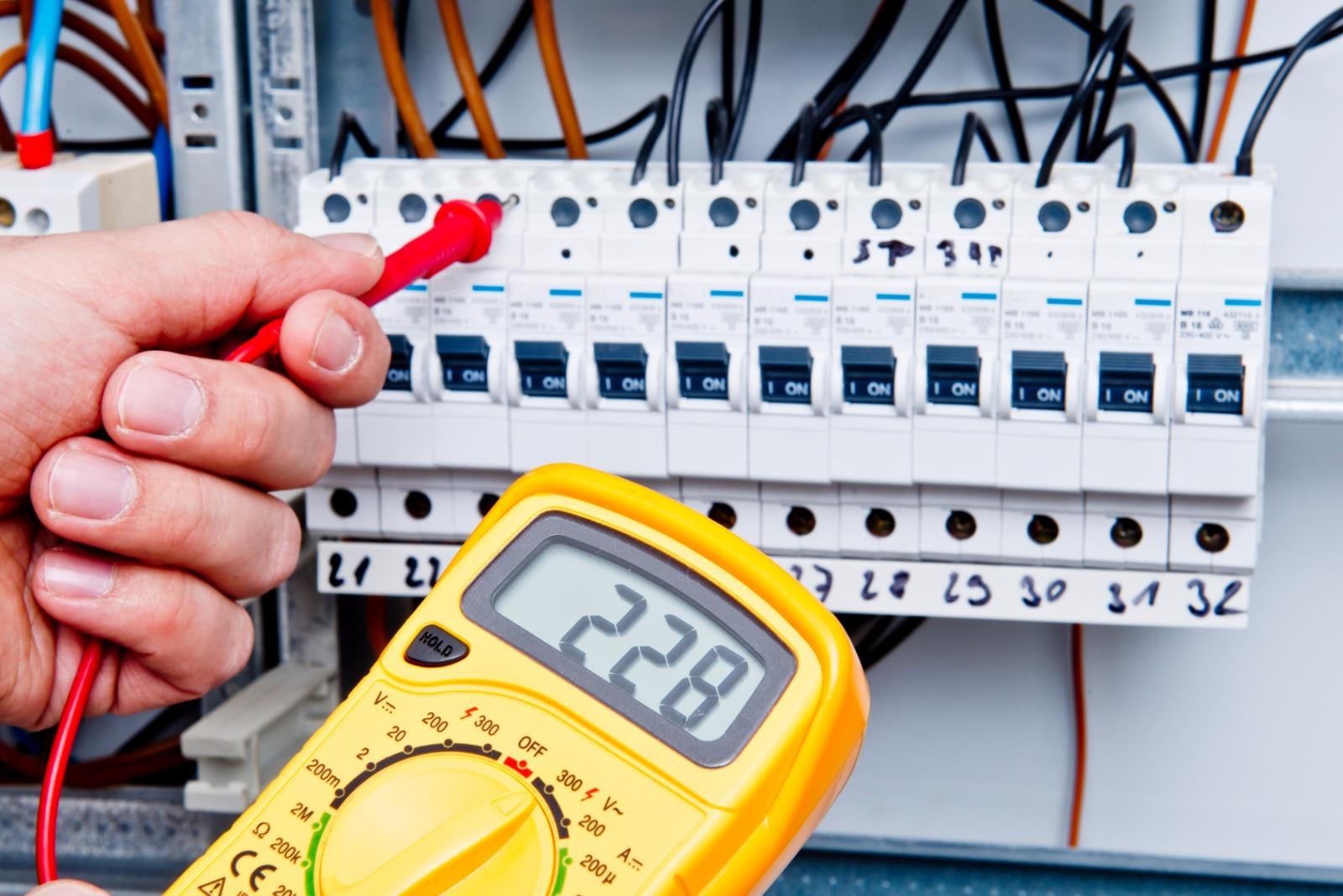 obtenez rapidement un devis &eacute;lectricit&eacute; sur paris 10, pour tous vos travaux d'installation, r&eacute;novation ou d&eacute;pannage. comparez les tarifs et trouvez un &eacute;lectricien qualifi&eacute; pr&egrave;s de chez vous.