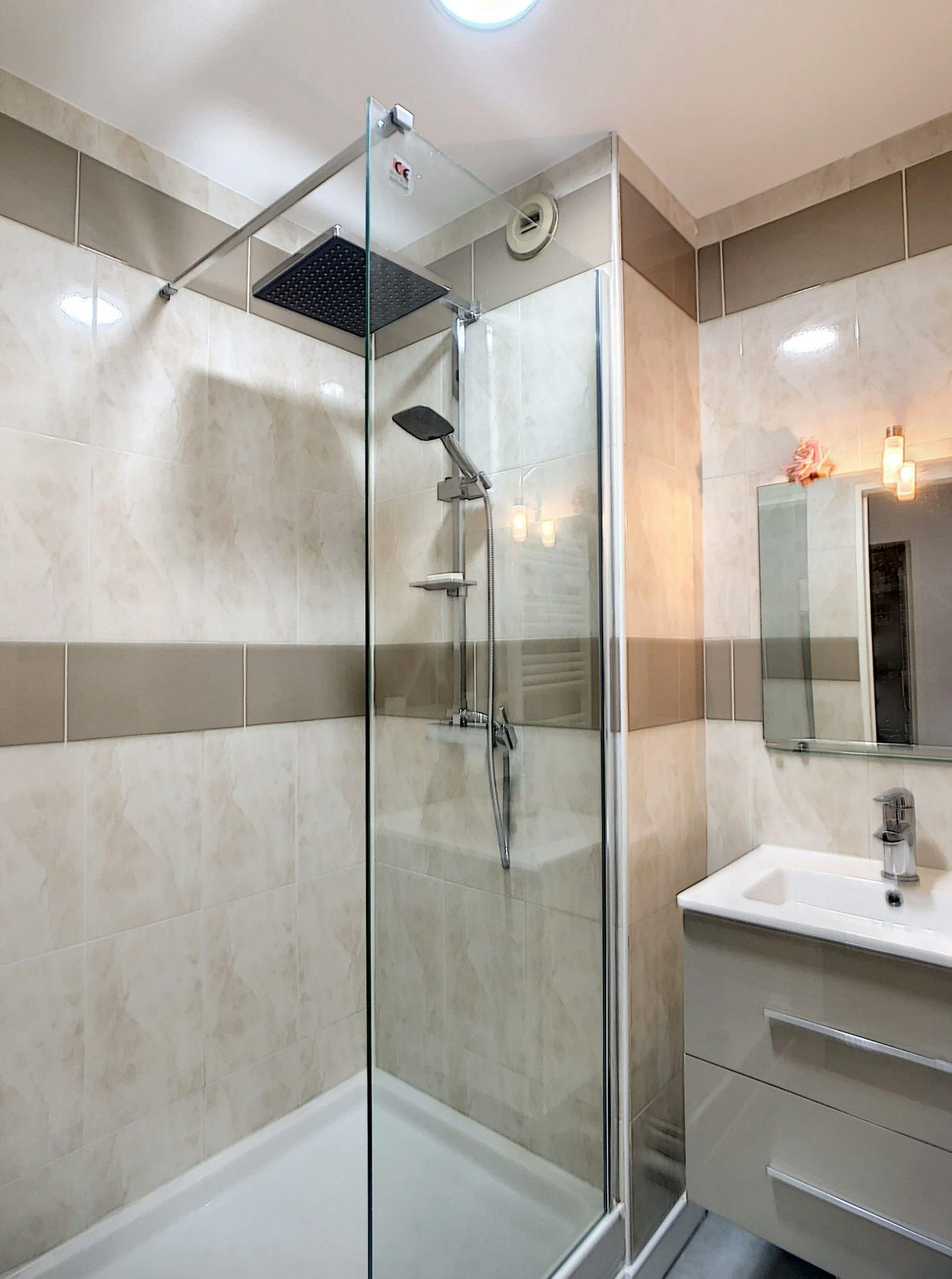 obtenez rapidement un devis personnalisé pour la rénovation de votre salle de bain à paris 75010. bénéficiez des conseils d’experts et de tarifs adaptés à vos besoins.