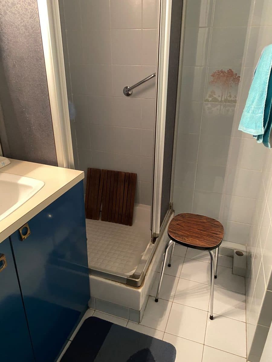 obtenez rapidement un devis personnalisé pour la rénovation ou l'installation de votre salle de bain à paris 75010. comparez les prix des professionnels qualifiés et réalisez votre projet en toute sérénité.