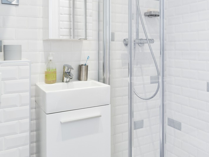 d&eacute;couvrez nos douches design &agrave; paris : des espaces &eacute;l&eacute;gants, modernes et sur-mesure pour sublimer votre salle de bain. qualit&eacute;, cr&eacute;ativit&eacute; et installation professionnelle.