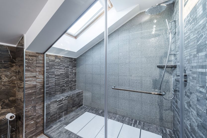 découvrez notre sélection de douches design à paris 75010 : installation sur-mesure, matériaux de qualité et finitions contemporaines pour sublimer votre salle de bain.