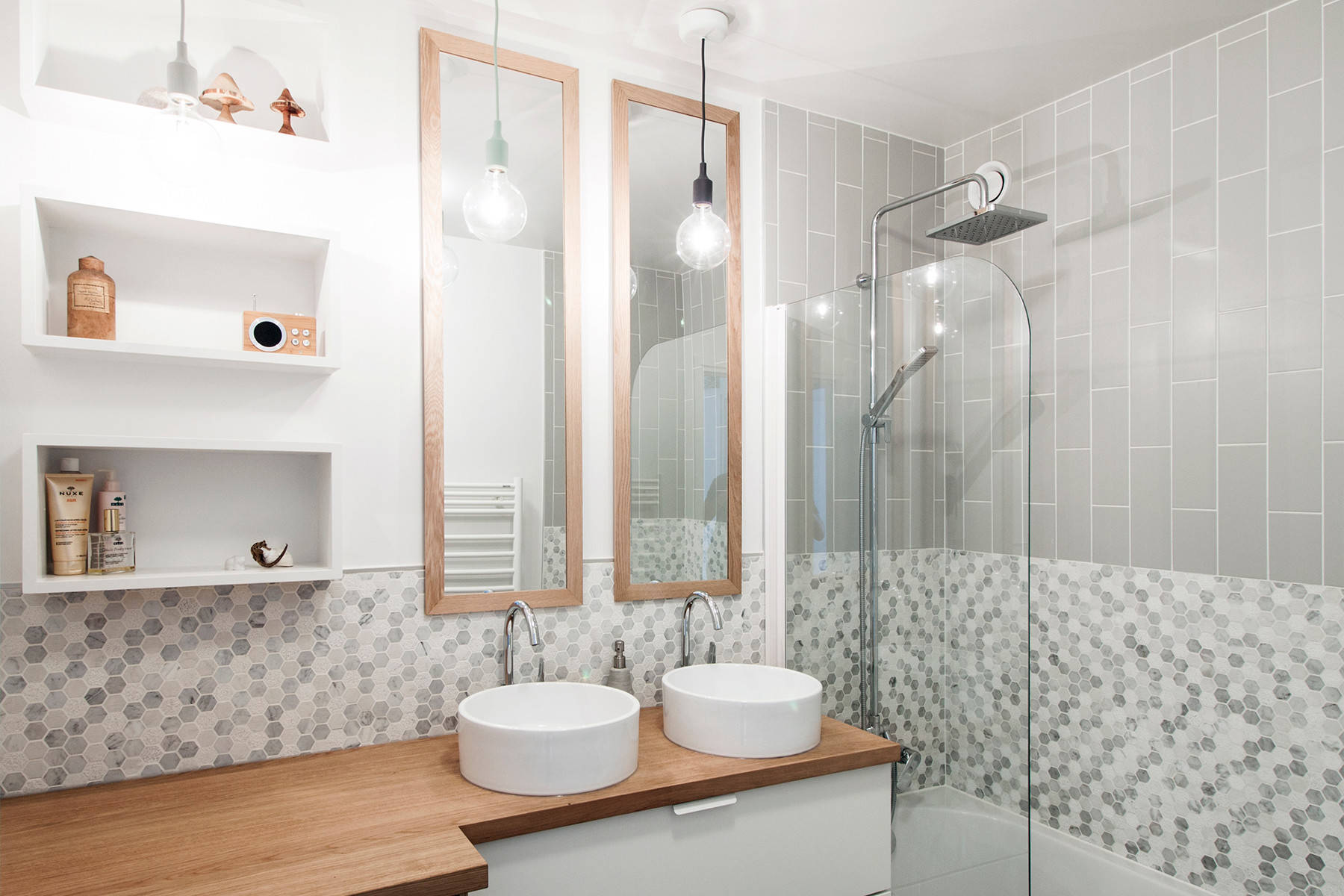 découvrez nos solutions de douche design à paris : installation sur-mesure, matériaux modernes et finitions élégantes pour une salle de bain contemporaine et raffinée.