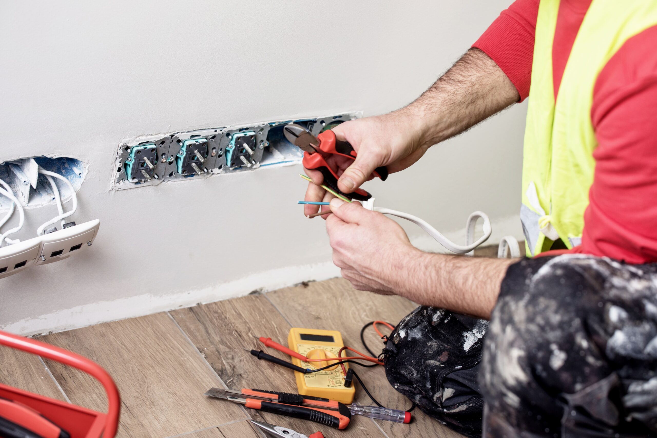 besoin d'un &eacute;lectricien pour votre commerce &agrave; paris 10 ? intervention rapide, travaux de qualit&eacute; et d&eacute;pannage s&eacute;curis&eacute; par un professionnel qualifi&eacute;. contactez-nous d&egrave;s maintenant !