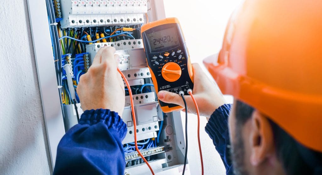 besoin d'un électricien pour votre entreprise à paris ? nos experts interviennent rapidement pour tous travaux d'installation, de maintenance et de dépannage électrique. service professionnel et devis gratuit.