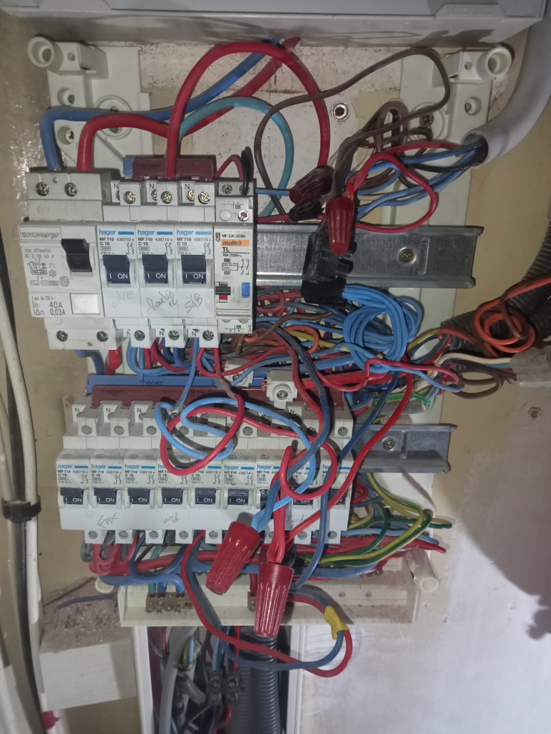 besoin d'un électricien en urgence à paris 10 ? intervention rapide 24h/24 et 7j/7 pour tous dépannages électriques. devis gratuit, service fiable et professionnel.