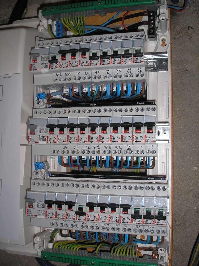 besoin d'un électricien à paris 75010 ? intervention rapide, installation, dépannage et mise aux normes de votre électricité par des professionnels qualifiés. devis gratuit !