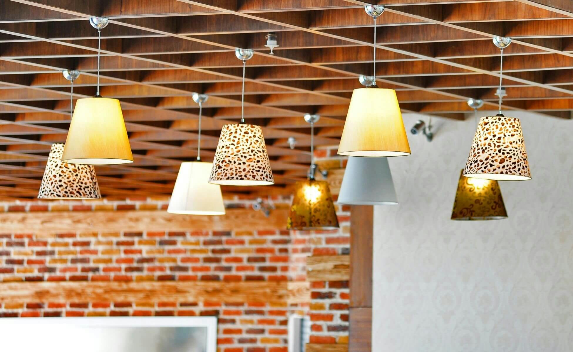 découvrez nos services professionnels pour la rénovation électrique : mise aux normes, remplacement d'installations anciennes, conseils personnalisés et sécurité assurée pour tous vos projets de rénovation.