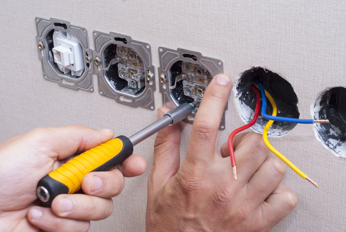 découvrez nos solutions de rénovation électrique pour moderniser votre habitat en toute sécurité. profitez d'une installation professionnelle et conforme aux normes en vigueur.