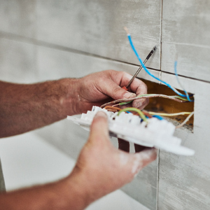 découvrez nos solutions d'électricité pour la rénovation de votre habitation : modernisation des installations, sécurité, mise aux normes et conseils d'experts pour un habitat plus sûr et performant.