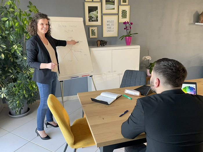 découvrez notre équipe d'experts projet : spécialistes qualifiés pour accompagner la réussite de vos projets, de la planification à la réalisation, avec professionnalisme et efficacité.