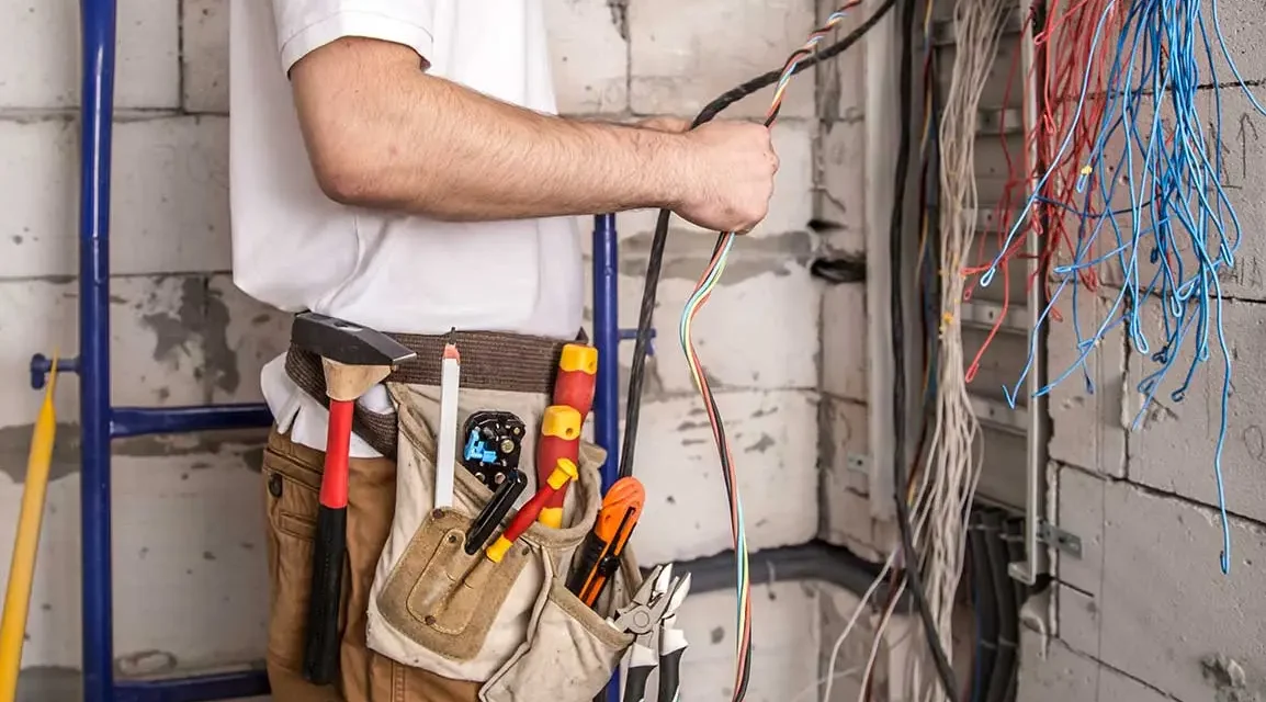 découvrez les garanties offertes par les électriciens à paris en 2025 : sécurité, qualité des travaux et assurance professionnelle. protégez vos installations électriques grâce à des experts qualifiés et bénéficiez d'une intervention fiable et garantie.