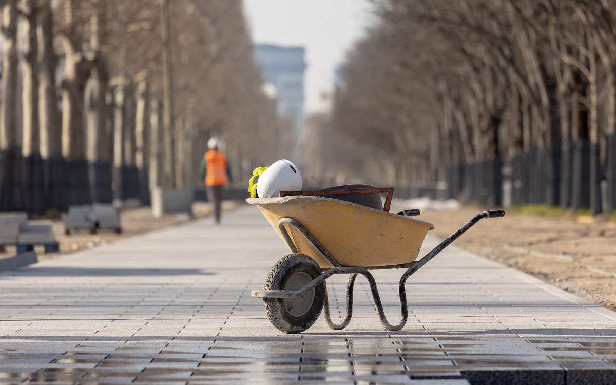 d&eacute;couvrez toutes les normes en vigueur dans le 10e arrondissement de paris (75010) : r&eacute;glementation, urbanisme, s&eacute;curit&eacute; et conformit&eacute; pour vos projets immobiliers et professionnels.