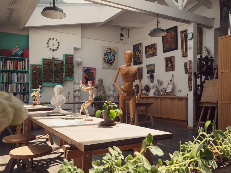 découvrez des services de peinture design à paris 10 : rénovation, décoration intérieure et création sur mesure pour sublimer vos espaces. expertise, créativité et qualité au cœur de nos interventions.