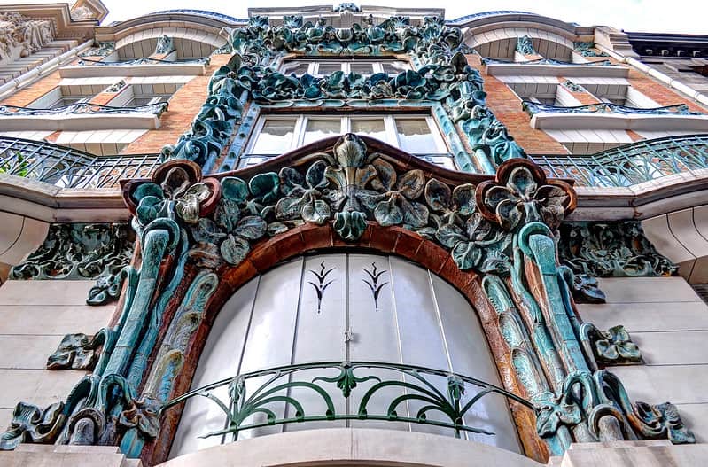 découvrez nos services de peinture design à paris 10 : créations sur mesure, finitions haut de gamme et conseils personnalisés pour embellir votre intérieur avec style et modernité.