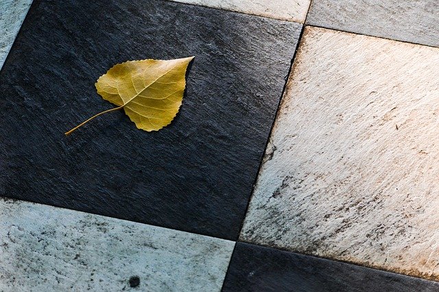 découvrez le prix au m2 d'un carreleur : tarifs moyens, facteurs qui influent sur le coût de la pose de carrelage et conseils pour bien choisir votre artisan. obtenez un devis personnalisé rapidement !