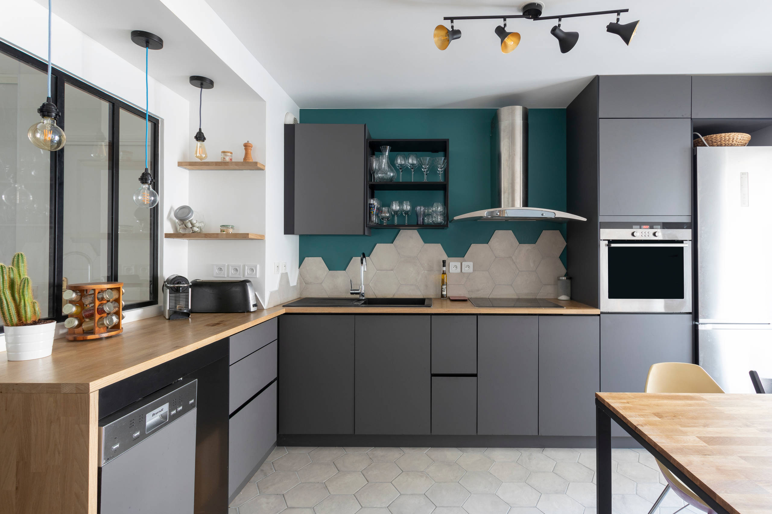 d&eacute;couvrez les prix de r&eacute;novation d'une cuisine &agrave; paris 10 : conseils, tarifs moyens, estimation sur mesure et astuces pour r&eacute;ussir votre projet de transformation de cuisine dans le 10e arrondissement.