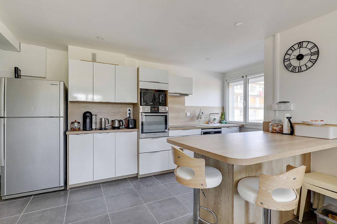 confiez la r&eacute;novation de votre appartement &agrave; paris 75010 &agrave; nos experts. profitez de solutions sur-mesure, d&rsquo;un accompagnement personnalis&eacute; et d&rsquo;un r&eacute;sultat de qualit&eacute; pour moderniser votre int&eacute;rieur dans le 10e arrondissement.