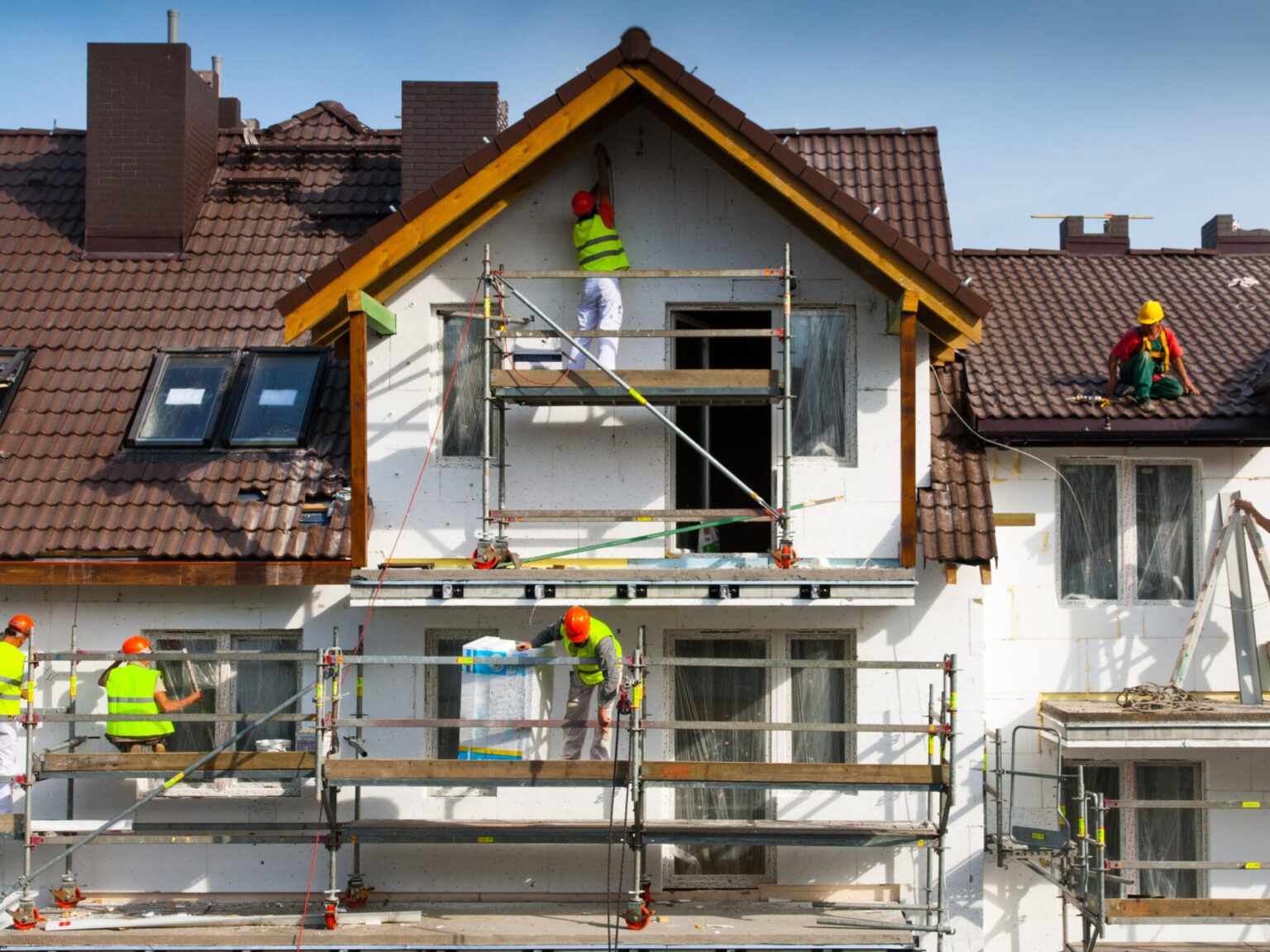 découvrez nos solutions complètes pour la rénovation de bâtiments. améliorez le confort, l’efficacité énergétique et la valeur de votre propriété avec nos experts qualifiés. devis gratuit et accompagnement personnalisé.