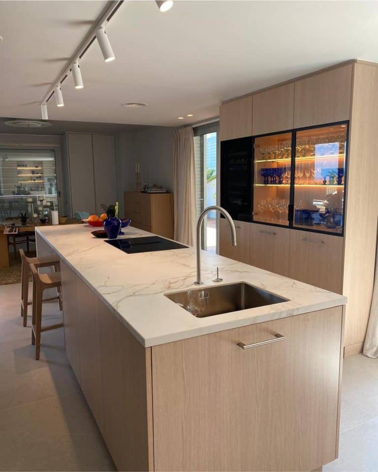 transformez votre espace avec notre service de r&eacute;novation de cuisine &agrave; paris en 2025. d&eacute;couvrez des cr&eacute;ations sur-mesure, des mat&eacute;riaux de qualit&eacute; et un accompagnement personnalis&eacute; pour une cuisine moderne et fonctionnelle.