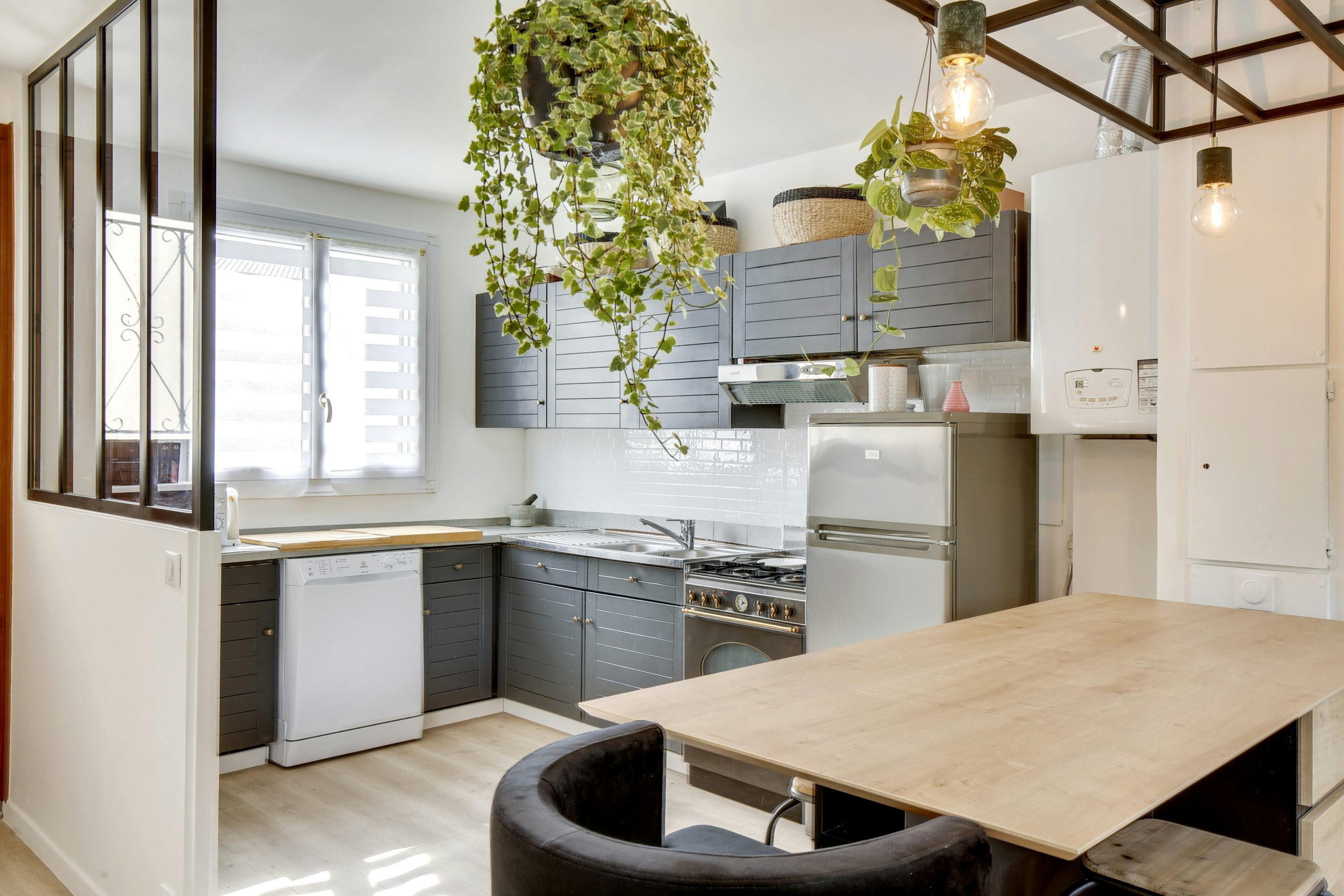 d&eacute;couvrez nos solutions &eacute;conomiques pour la r&eacute;novation de cuisine &agrave; paris 10. profitez d'un service rapide, soign&eacute; et pas cher pour moderniser votre cuisine selon votre budget !
