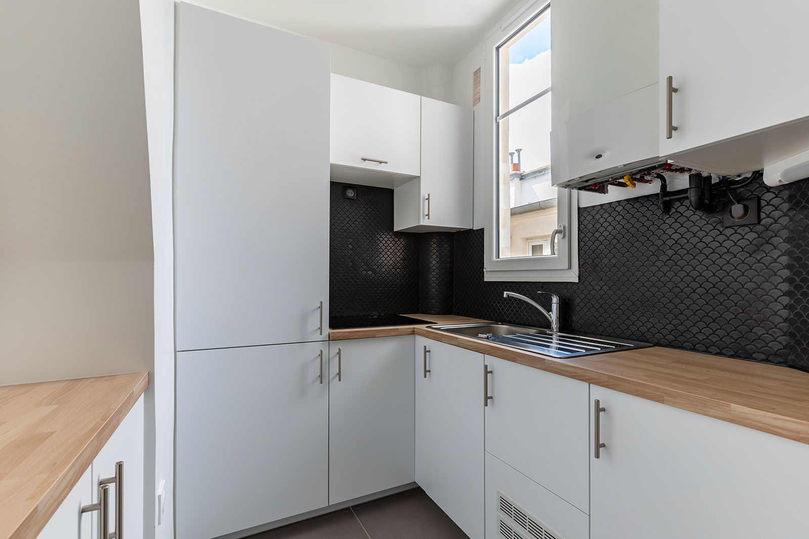 confiez la rénovation de votre cuisine professionnelle à paris 75010 à des experts. solutions sur-mesure, équipements modernes et respect des normes pour optimiser votre espace culinaire.