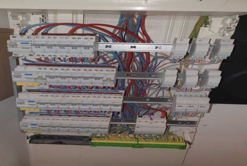 besoin d'une rénovation électrique à paris 10 ? confiez vos travaux à des électriciens qualifiés pour garantir sécurité, mise aux normes et installations modernes dans votre appartement ou local professionnel.