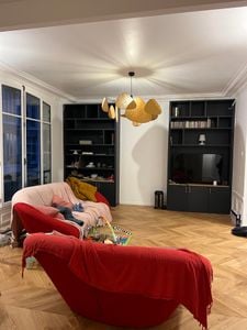 confiez votre rénovation peinture à paris 75010 à des professionnels expérimentés. travail soigné, devis gratuit, conseils personnalisés pour redonner vie à vos murs et plafonds.