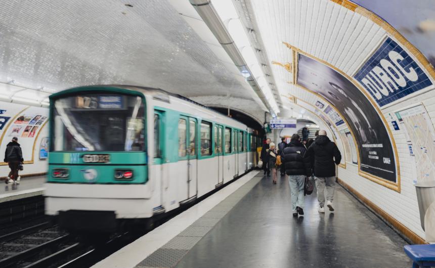 b&eacute;n&eacute;ficiez d'une r&eacute;novation rapide &agrave; paris 10 avec notre &eacute;quipe de professionnels. devis gratuit, travaux soign&eacute;s et d&eacute;lais respect&eacute;s pour la remise &agrave; neuf de votre int&eacute;rieur.