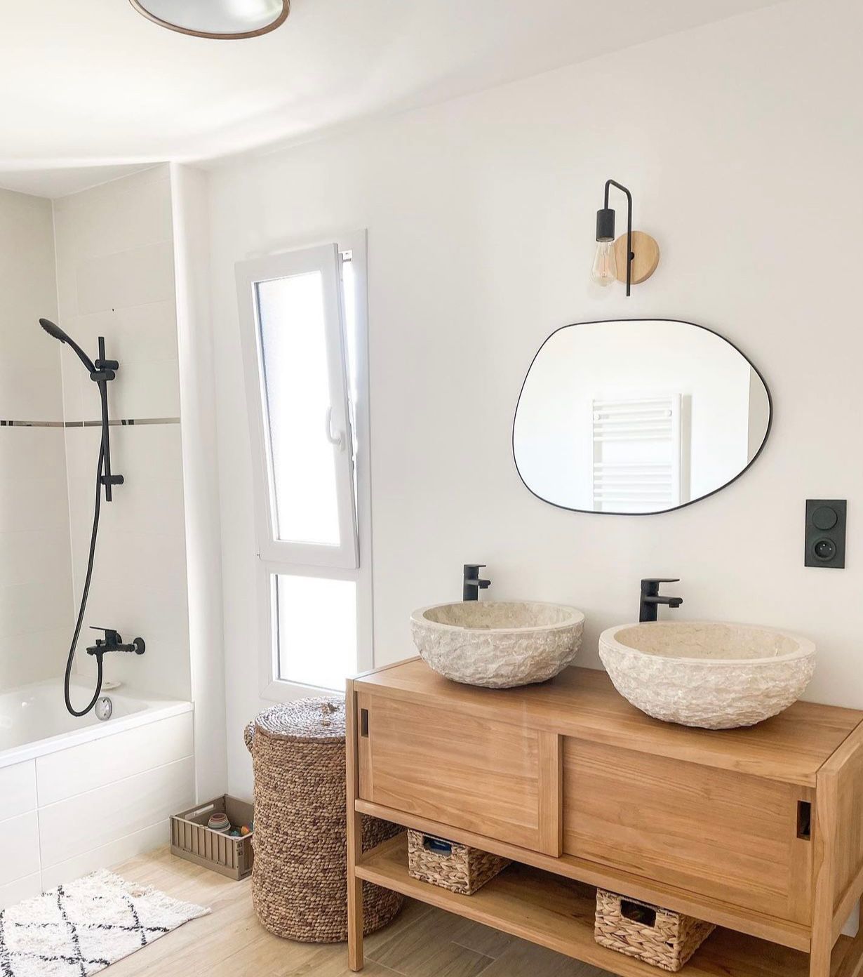 besoin d&rsquo;une r&eacute;novation rapide de votre salle de bain &agrave; paris 10 ? profitez de services efficaces, professionnels et sur-mesure pour transformer votre espace en un temps record. devis gratuit !