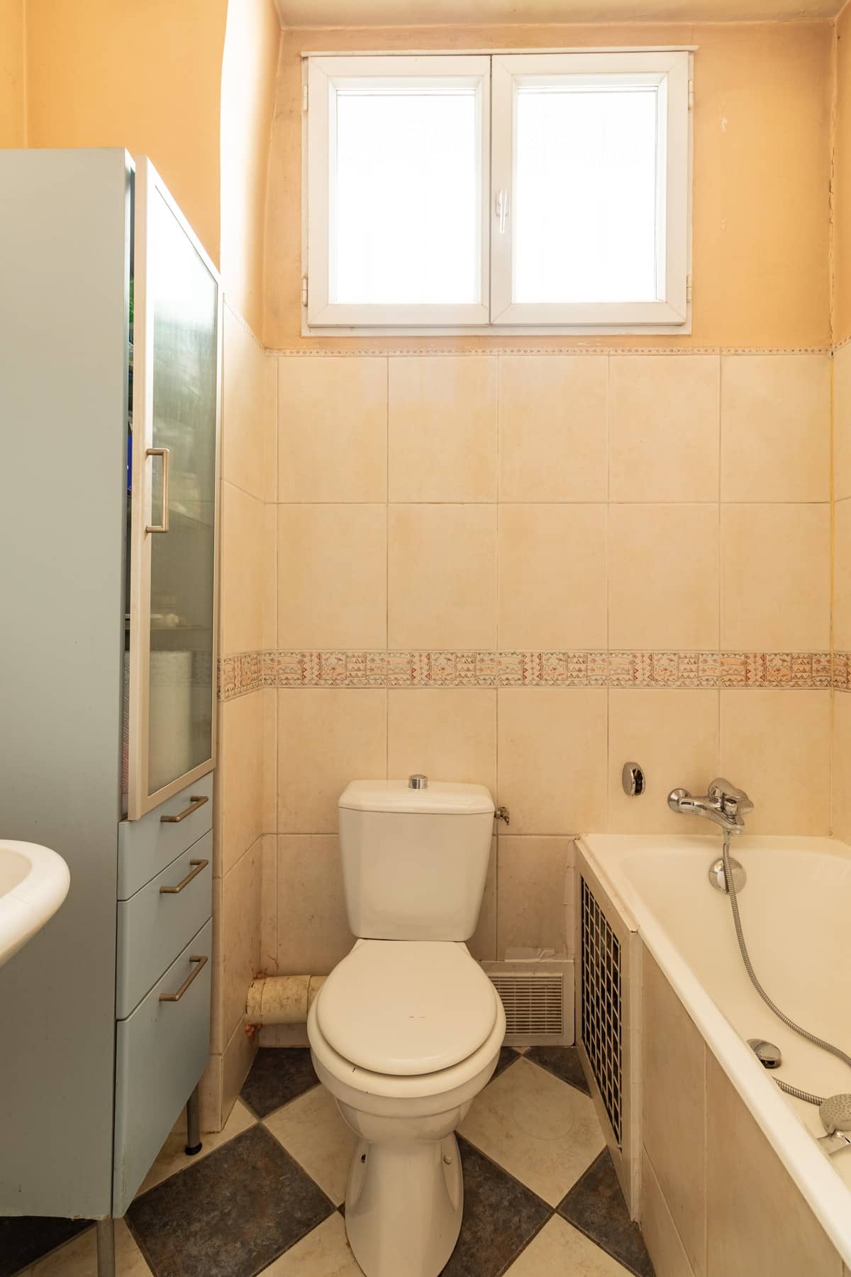 confiez la rénovation de votre salle de bain à paris 10 à des experts ! devis gratuit, conseils personnalisés, travaux soignés pour un espace moderne et fonctionnel. contactez-nous dès maintenant !