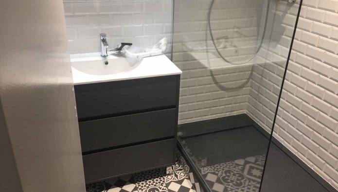 confiez la rénovation de votre salle de bain à paris 10 à des experts ! profitez de prestations sur-mesure, d’un accompagnement personnalisé et de finitions de qualité pour transformer votre espace selon vos envies.