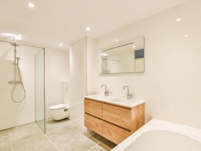 confiez la rénovation de votre salle de bain à paris 10 à des experts ! bénéficiez de conseils personnalisés et d’un accompagnement sur mesure pour créer une salle de bain moderne, fonctionnelle et adaptée à vos envies.