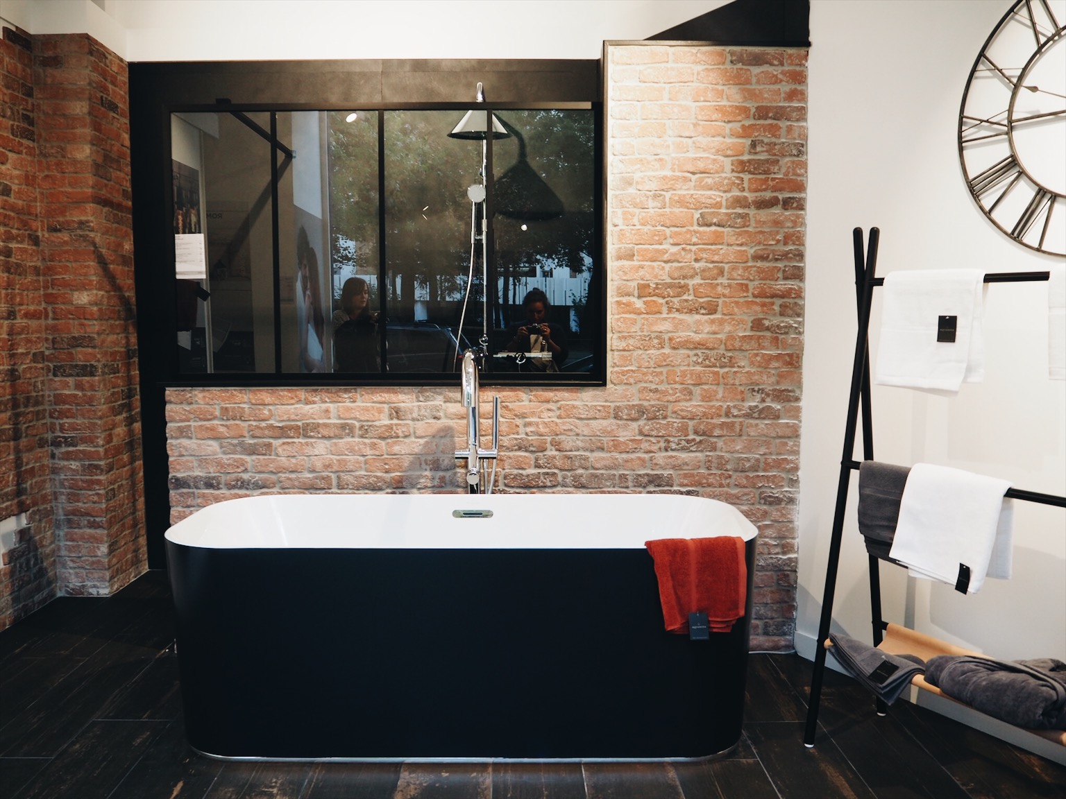 confiez la rénovation de votre salle de bain à paris 10 à des experts. solutions sur mesure, matériaux de qualité et finitions soignées pour transformer votre espace selon vos envies.